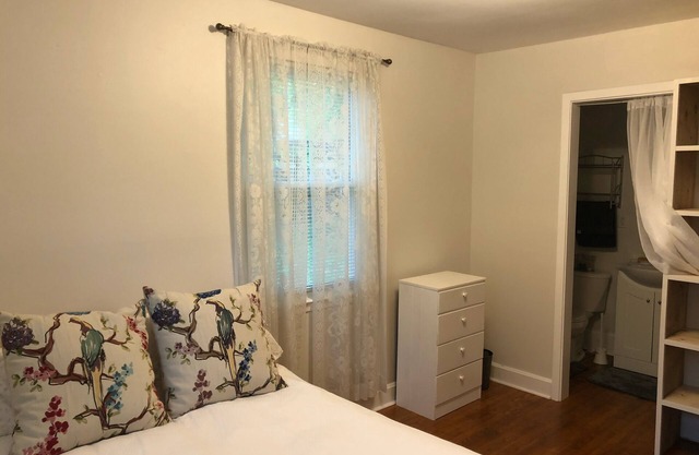 Beautiful Spacious Home in Woodbine!