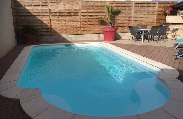 Beautiful spacious villa well equipped, swimming pool, aquatic basin. 🐠🐢
