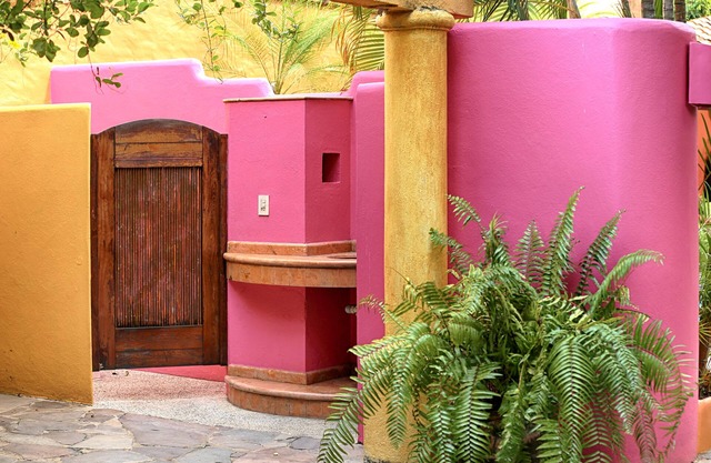 Beautiful, Spanish, Air-Conditioned Hacienda with Enchanting Courtyard and Pool