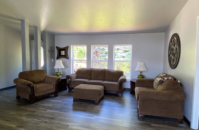 Beautiful St Joe River Home, Road/Boat accessible, Dock/Deck to enjoy your stay