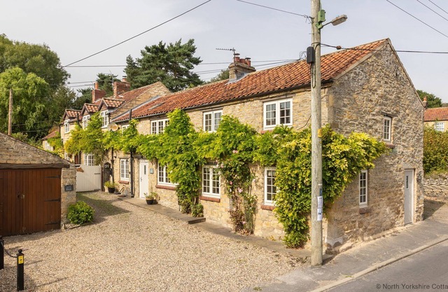 Beautiful Stone Cottage in quaint North Yorkshire Village