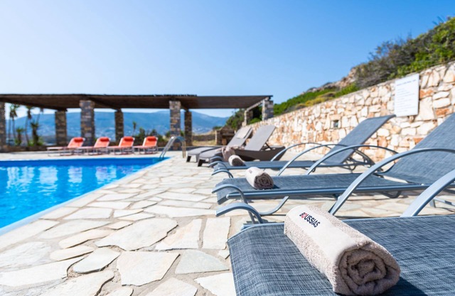 Beautiful stone maisonette near the beach, ideal for families and groups