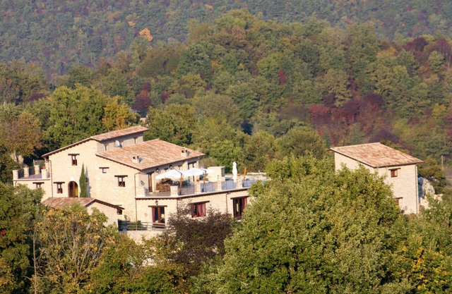 Beautiful stone hamlet - Entire Structure