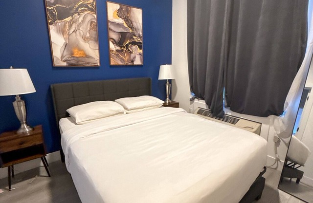 Beautiful Studio Near Airport 3406