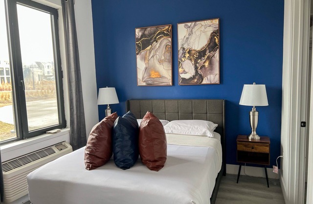 Beautiful Studio Near Airport 3510