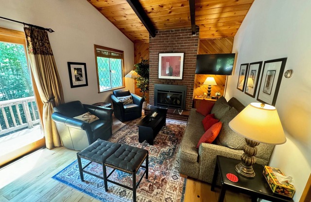 Beautiful Suissevale Home 163 Steps from Lake Winnipesaukee