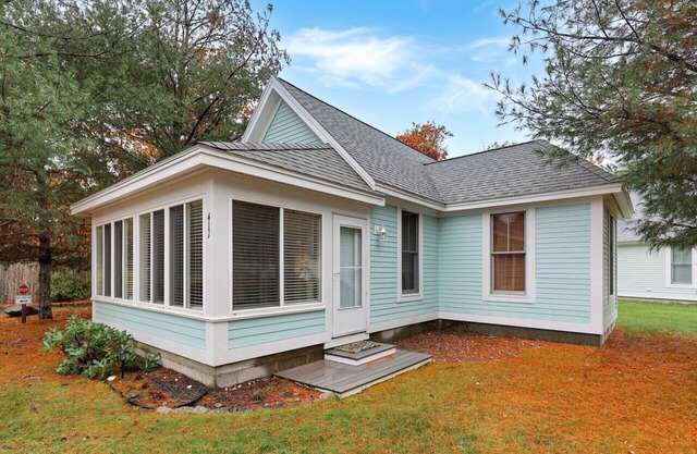 Beautiful Summer village cottage close to the Ocean!