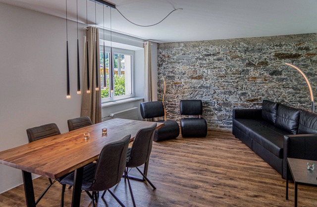 Beautiful, sunny ground floor apartment with 3 rooms and garden