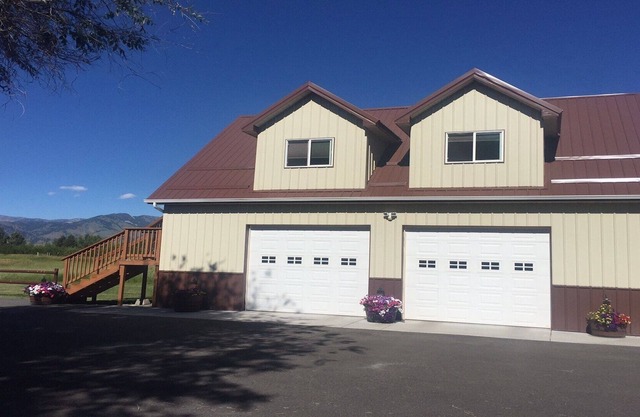 Beautiful sunsets, mountain views! ~ Hidden Valley Hideaway