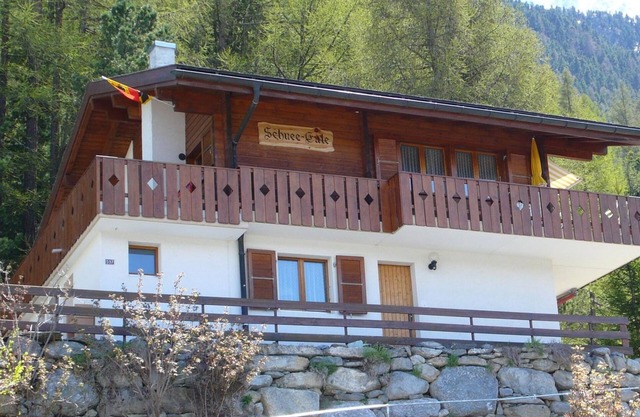 Beautiful Swiss Chalet with Mountain Views of the Alps - Near Zermatt