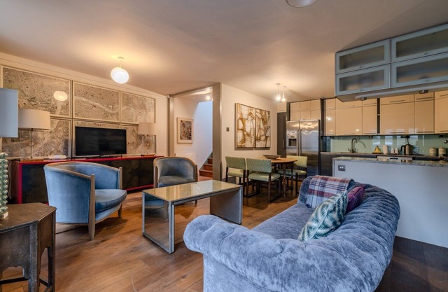 Beautiful Three Bedroom House in West London