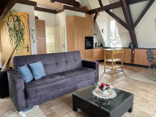 Beautiful Top Floor Apartment with Lake View