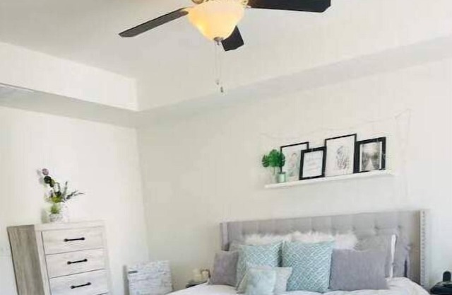 Beautiful townhome near airport