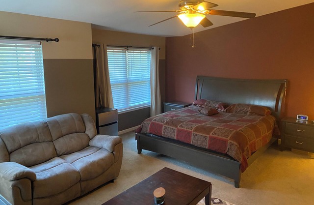 Beautiful townhouse! - 10 min frm dwntn