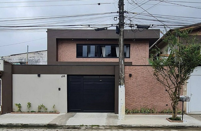 Beautiful townhouse with pool, center of Ubatuba