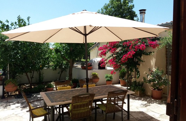 Beautiful Traditional House In Authentic Village local walks and great base