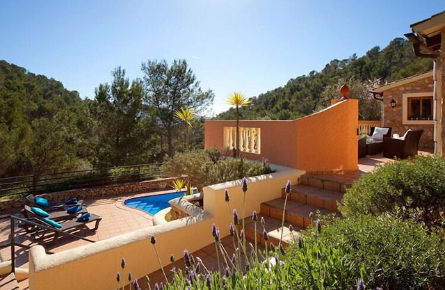 Beautiful Tranquil Villa, Very private but close to ammeneties