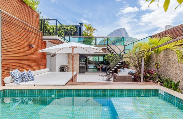 Beautiful triplex in Leblon with pool - Leb003