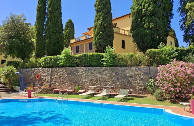 Beautiful Tuscan Villa Near Florence