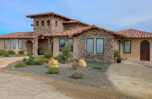 Beautiful Tuscan Vineyard Estate