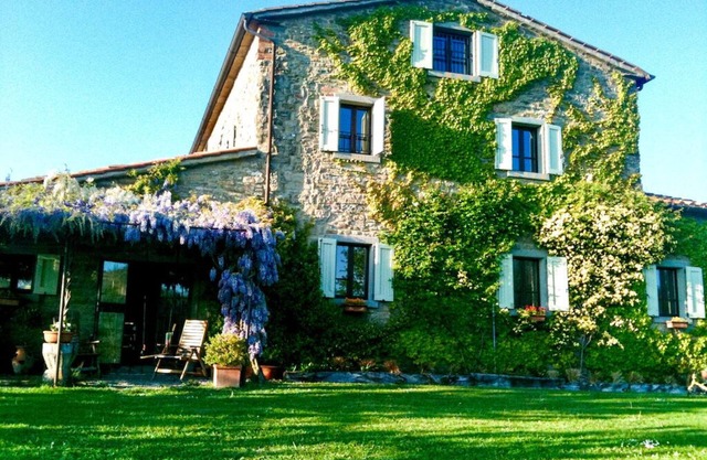 Beautiful Umbrian Country House with Heavenly Views for Holidays, Yoga Retreats