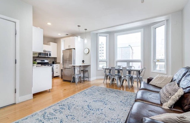 Beautiful Unit CHI in Prime River North - 1