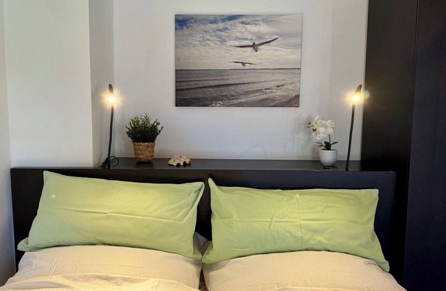 Beautiful vacation apartment by the lake with its own garden within cycling distance of the beach