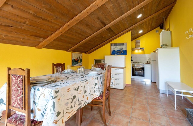 Beautiful villa for 5 people with pool, WIFI, TV, patio, pets allowed, panoramic view and parking