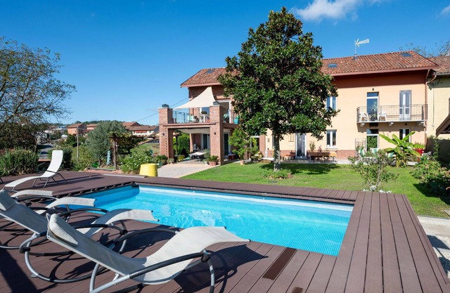 Beautiful villa for 10 people with A/C, WIFI, private pool, patio and parking
