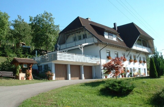 Beautiful vacation apartment, quiet location on forest’s edge w/spectacular view