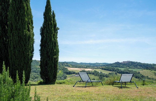 Beautiful vacation home in the Umbrian hills - only 12 min from famous Montone