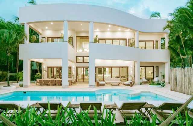 Beautiful vacation rental for 16 people near Tulum