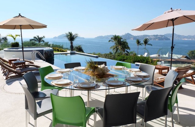 Beautiful vacation Villa in Las Brisas, Acapulco. "Villa El Ángel"