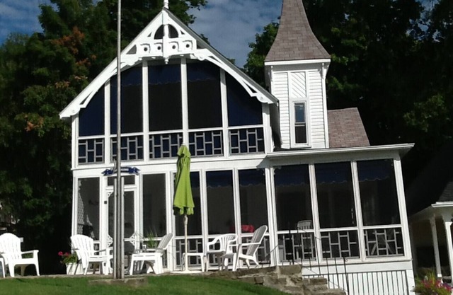 Beautiful Victorian Cottage with Fabulous view of St. Lawrence River