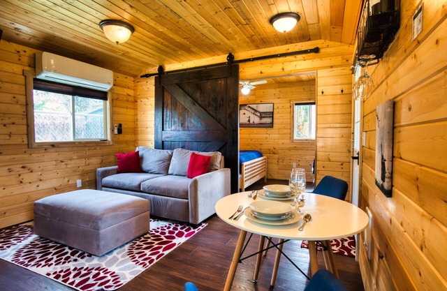 Beautiful Views, 2+ Private Parking Spaces, Peace & Quiet, Pet & Family friendly