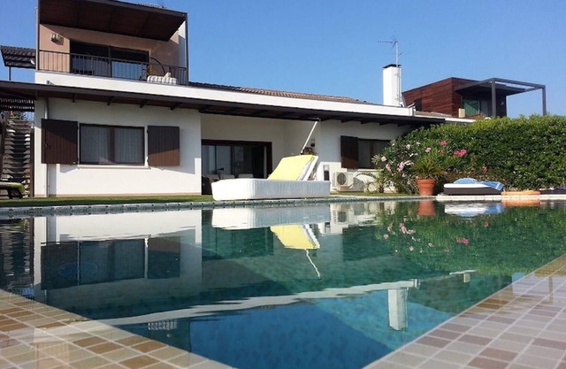 Beautiful Villa with Private Pool by Beahost