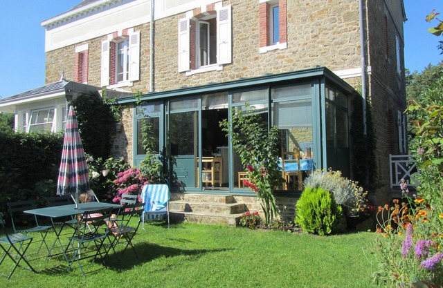 Beautiful villa 200 meters from the beaches and shops a lunar saint
