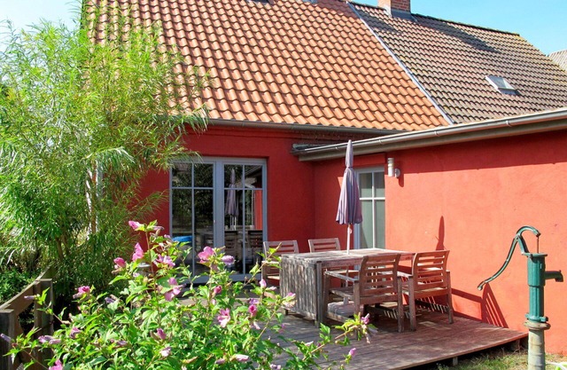 Beautiful villa for 5 people with TV, terrace, pets allowed and parking
