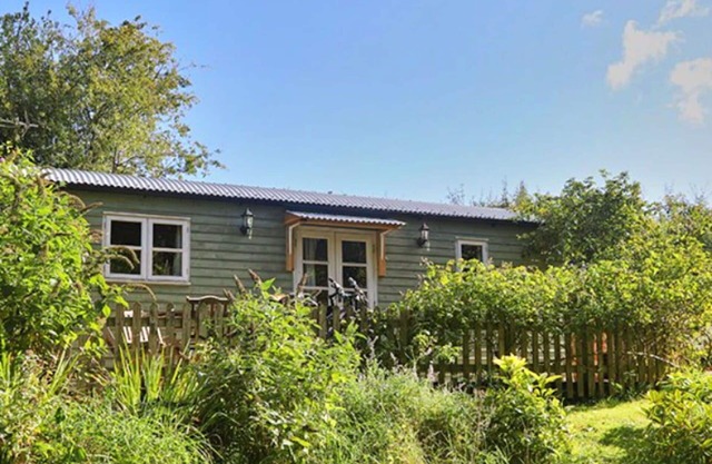Beautiful villa for 2 people with WIFI, pets allowed and parking