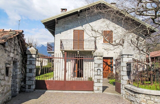 Beautiful villa for 3 guests with TV and parking