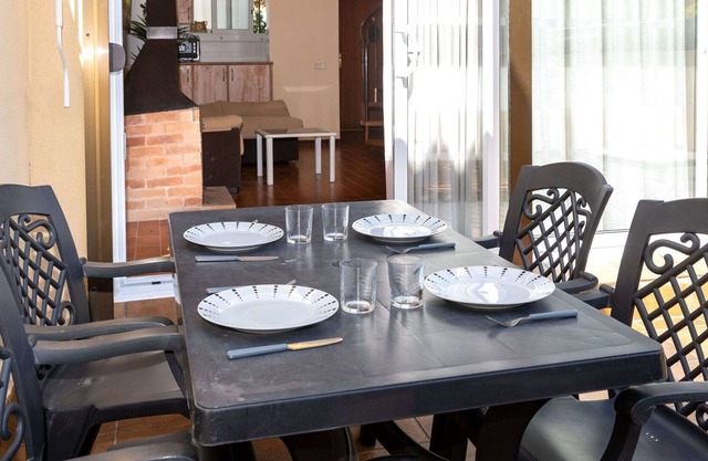 Beautiful villa for 5 guests with WIFI, TV, terrace and pets allowed