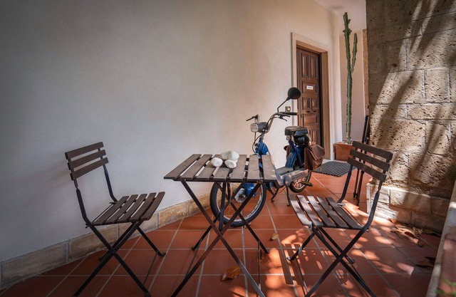 Beautiful villa for 6 people with WIFI, A/C, TV, terrace and parking