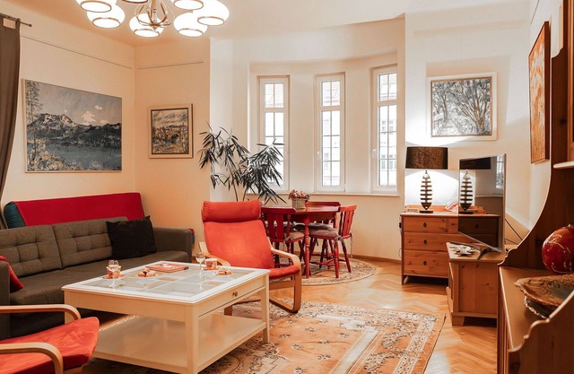 Beautiful villa for 8 people with hot tub, WIFI, TV and pets allowed