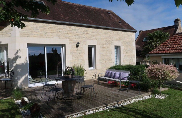 Beautiful villa for 5 guests with WIFI, TV, terrace and parking