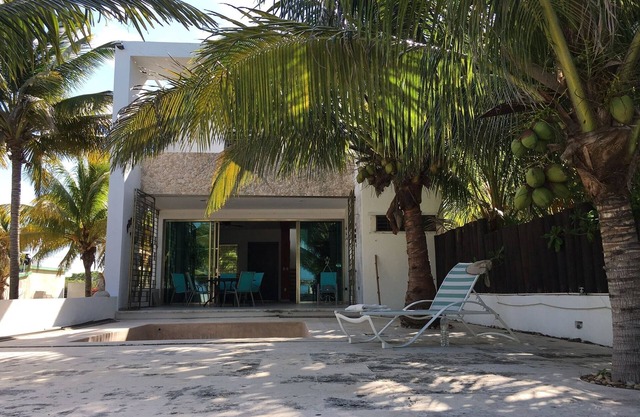 Beautiful Villa on the beach with swimming pool. 3 Bedrooms and 3 Bathrooms.