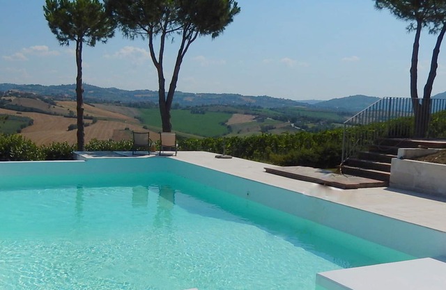 Beautiful Villa overlooking the sea on the hills of Cattolica. Private pool.