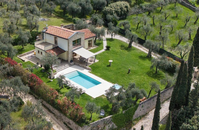 BEAUTIFUL VILLA WITH ALL THE COMFORTS