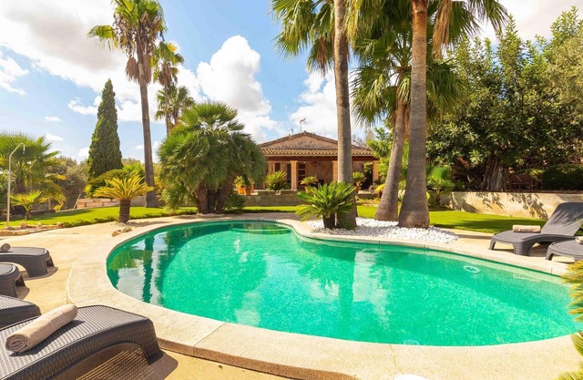 Beautiful villa with pool in Llubí, in the center of Mallorca.