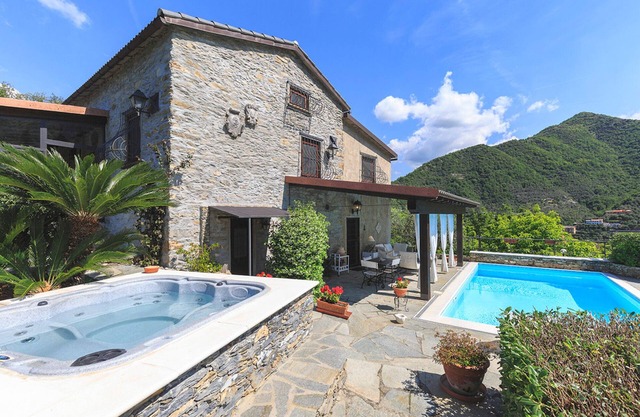 Beautiful villa with pool and jacuzzi near the coast! - Villa Vescina