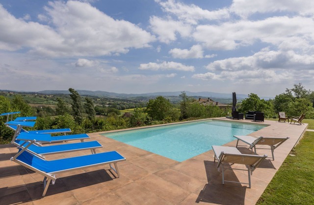 Beautiful villa with pool in the heart of Umbria, just 9 km from Todi, an oasis of peace and comfort